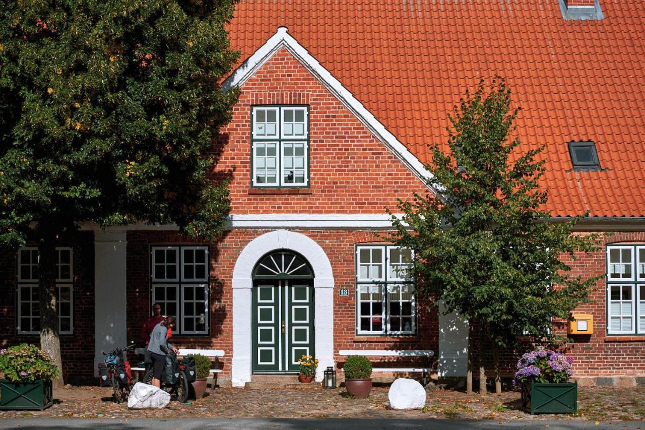 Hotel Ole Liese Panker Bagian luar foto