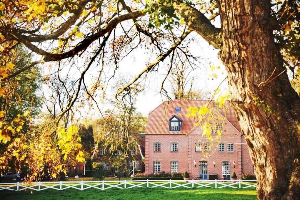 Hotel Ole Liese Panker Bagian luar foto